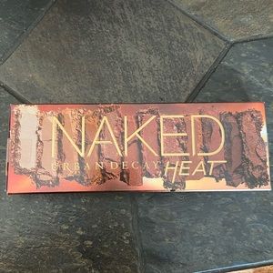 Urban Decay Naked Heat Eyeshadow Palette